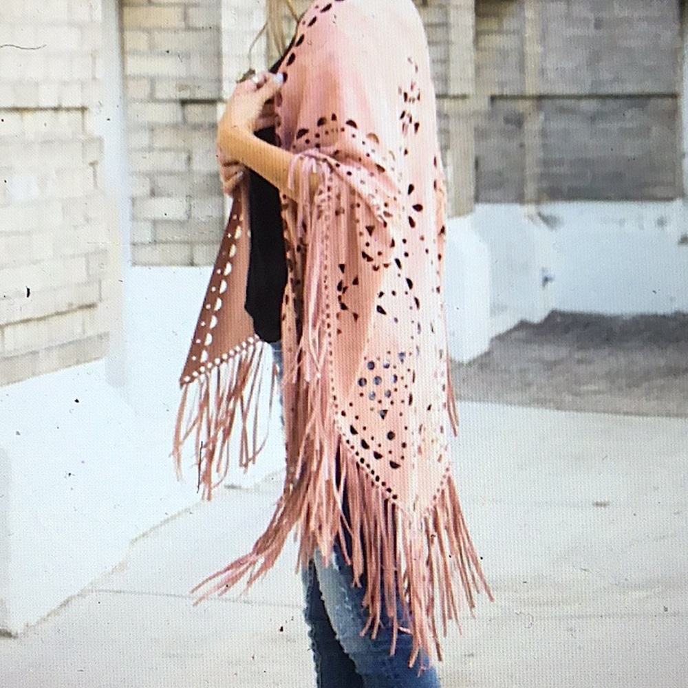 Origami By Vivian Pink Faux Suede Laser Cut Fringe Wrap - Picture 3 of 12